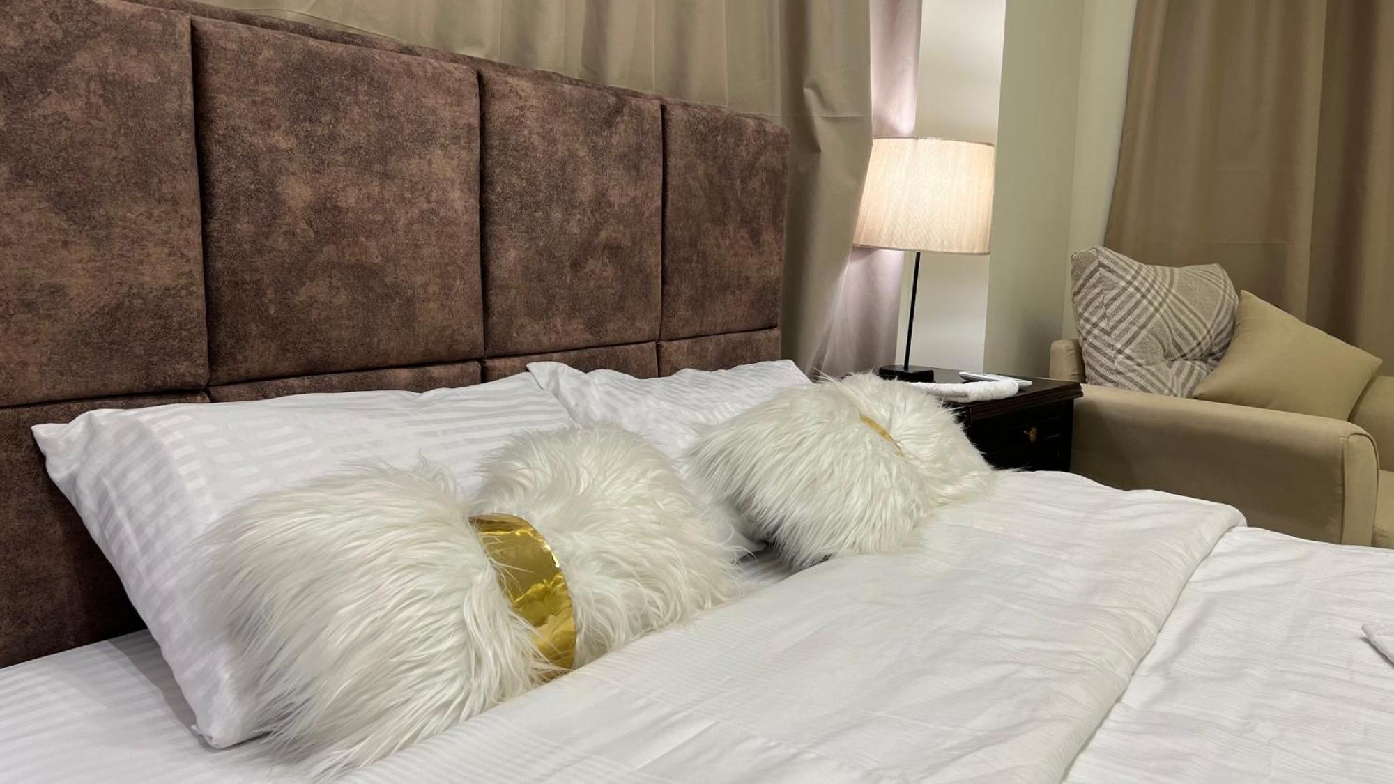 Private In Private In New 90th Street Apartment *