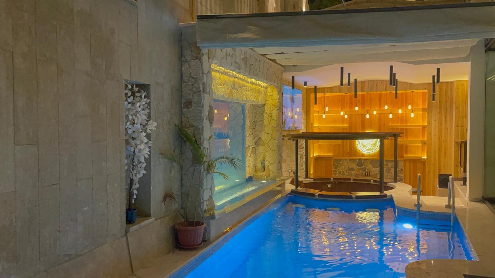 Private In Private In New 90th Street