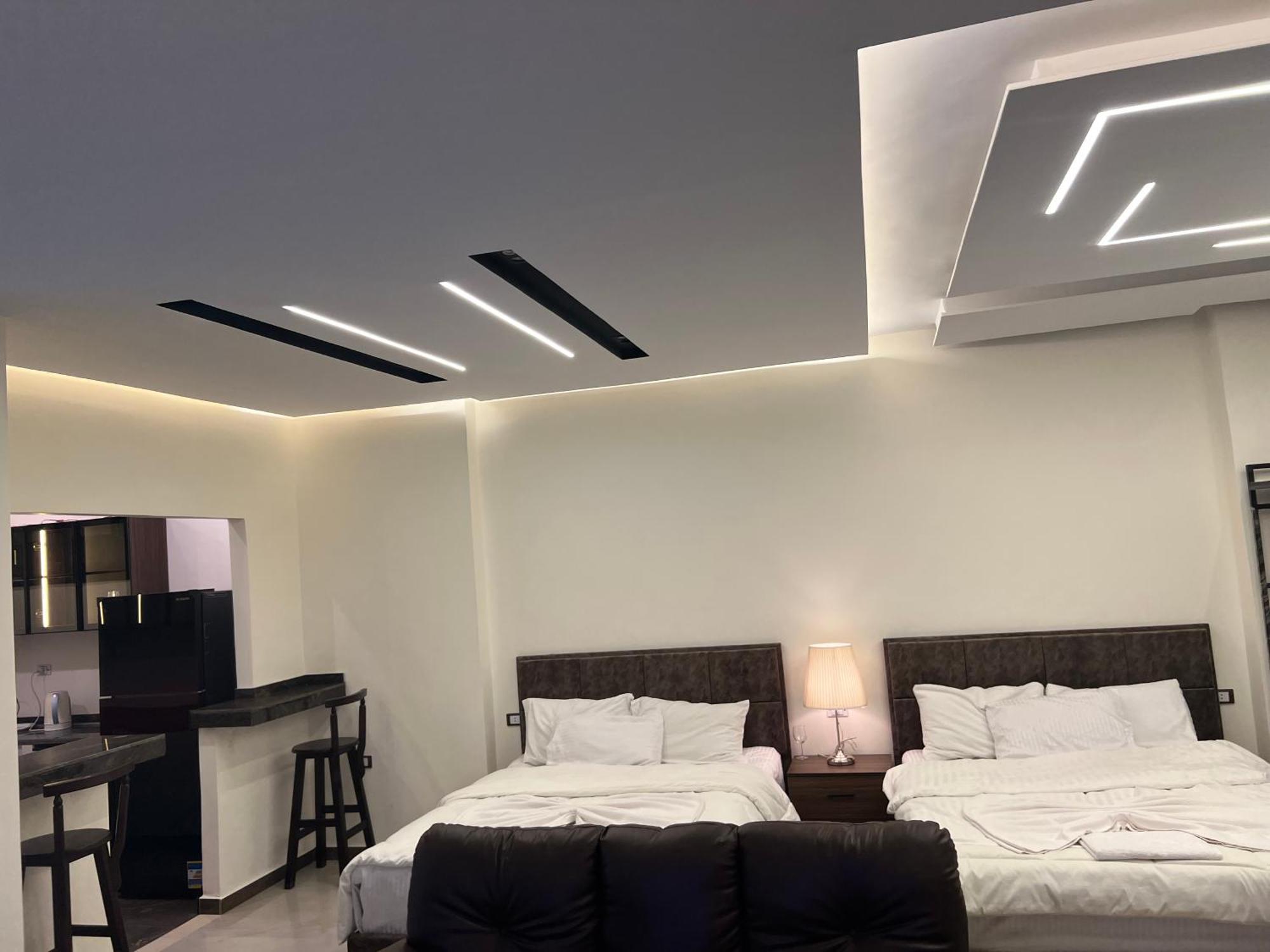Private In Private In New 90th Street * Il Cairo